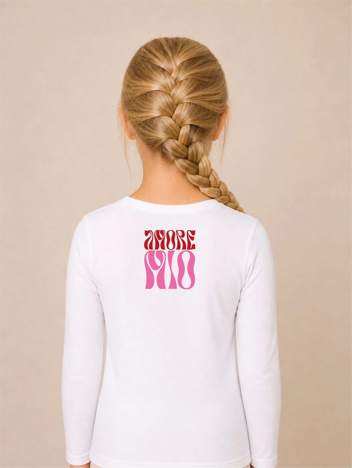 Amore Mio Bügelbild auf weißem Mädchen-Langarmshirt – Rücken
