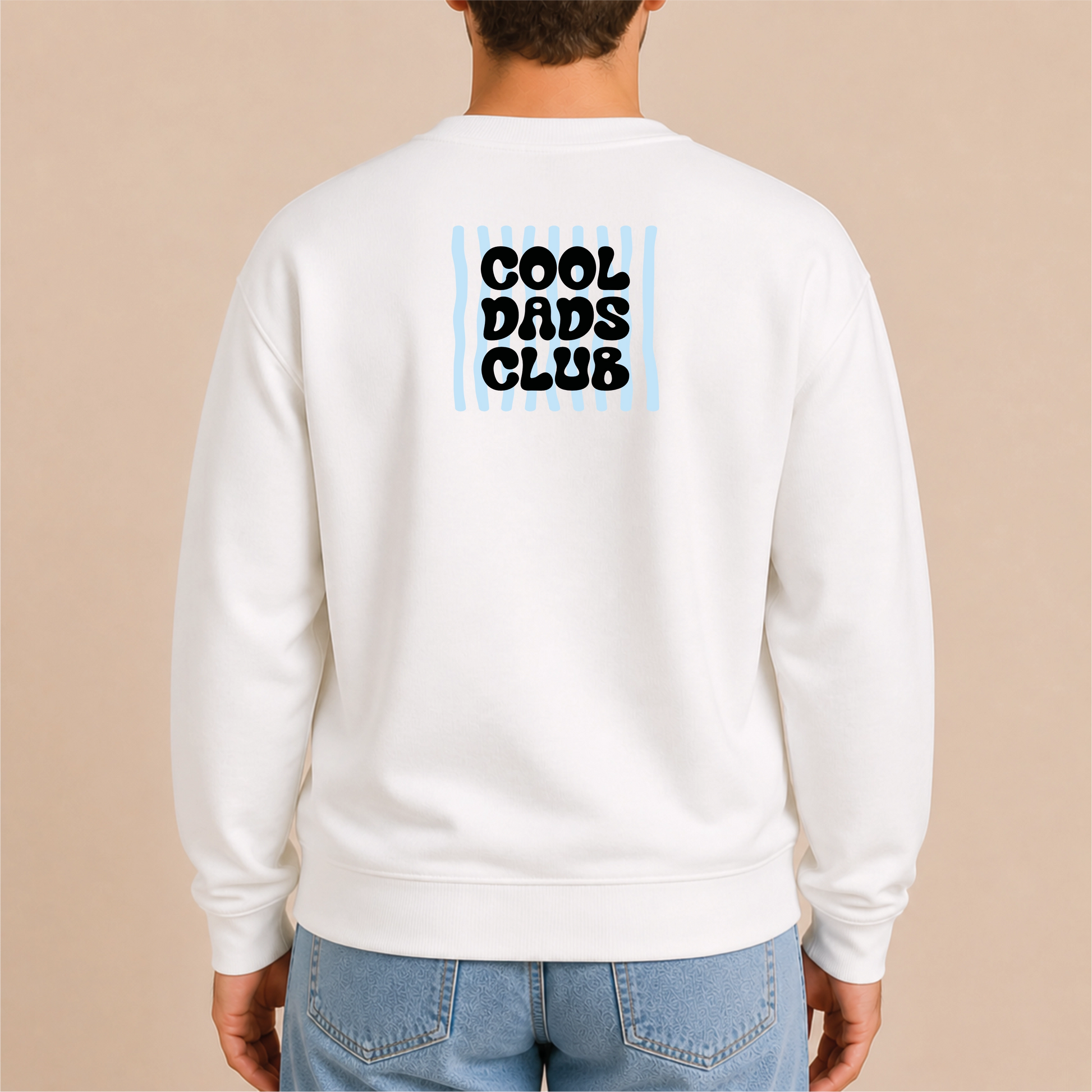Cool Dads Club Bügelbild auf weißem Herren-Sweater – Rücken Porträt
